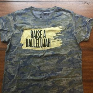 Christian t-shirt - Raise a Hallelujah - camo - M